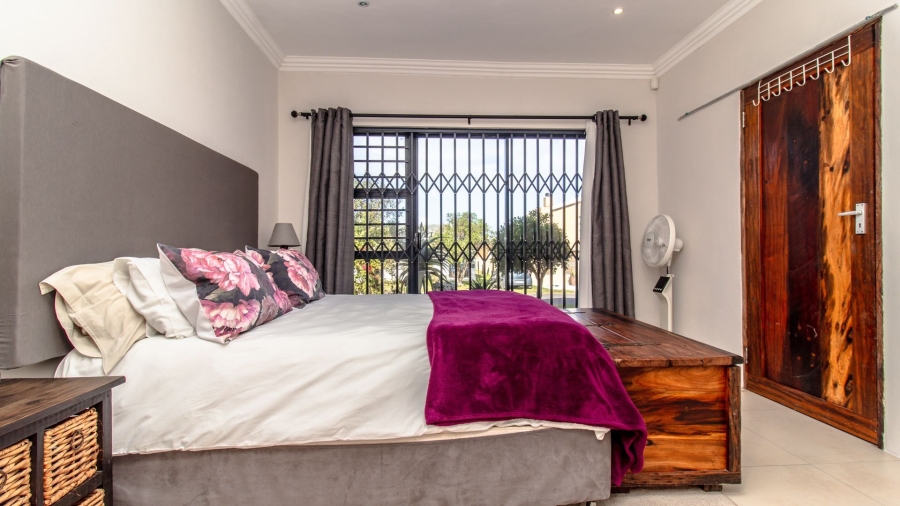 6 Bedroom Property for Sale in Franskraal Western Cape